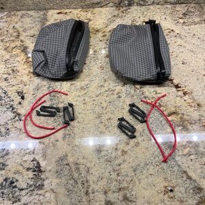 Two Packing Cubes: Two Zippers, Two Loops, Two Clips & Two Pull Cords on Each